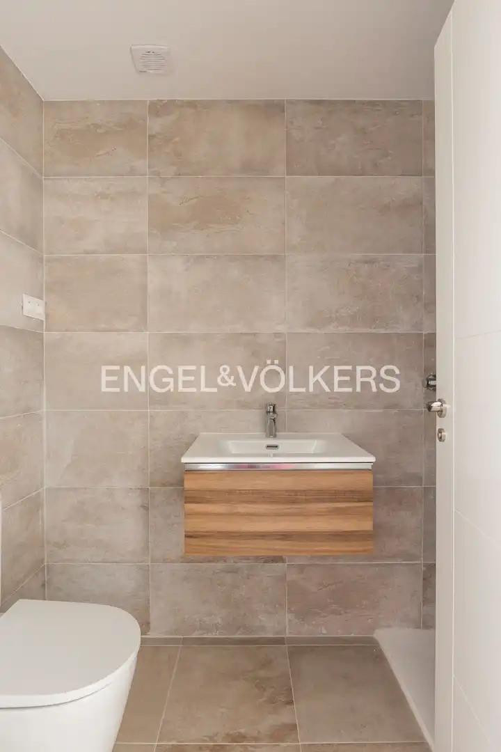 Bathroom of Flat for sale in Guadalajara  with Heating, Furnished and Balcony