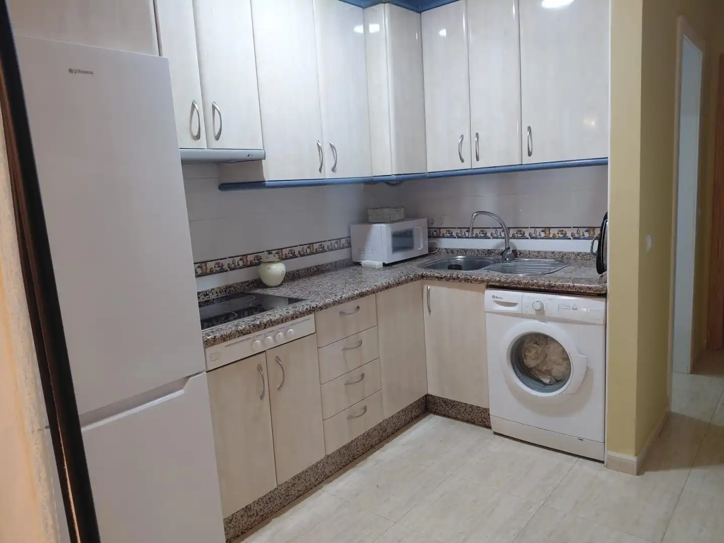 Cocina de Piso de alquiler en Camas con Aire acondicionado y Amueblado