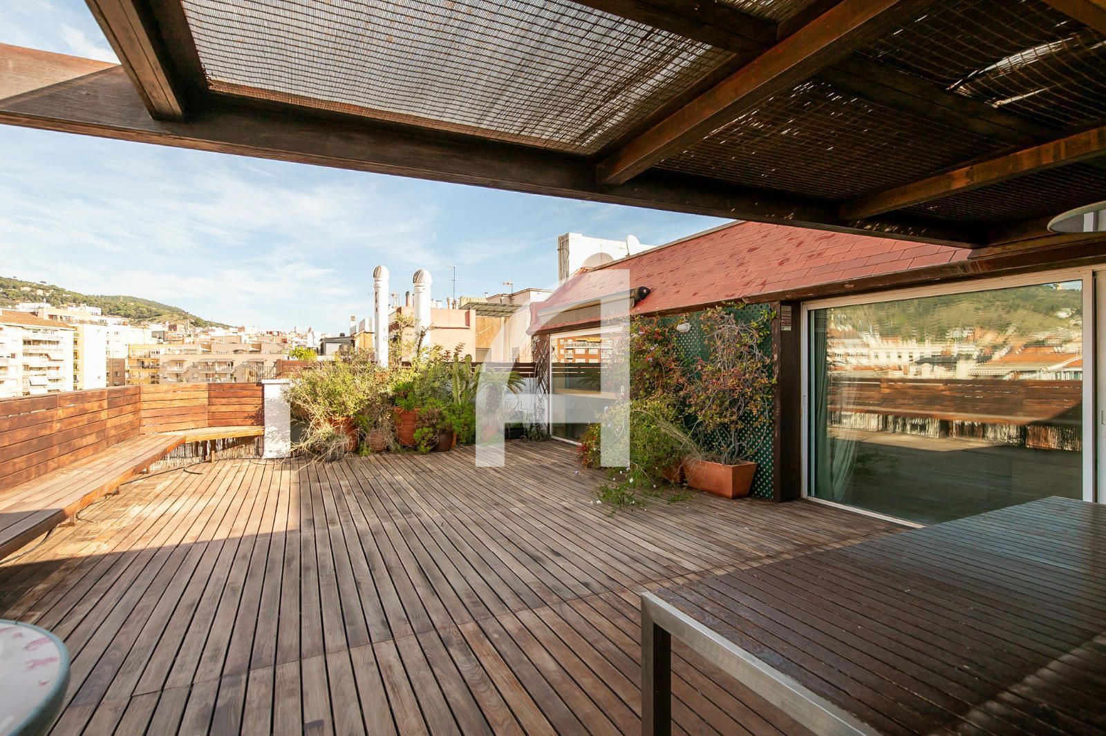 Terrace of Attic to rent in  Barcelona Capital  with Air Conditioner, Heating and Parquet flooring