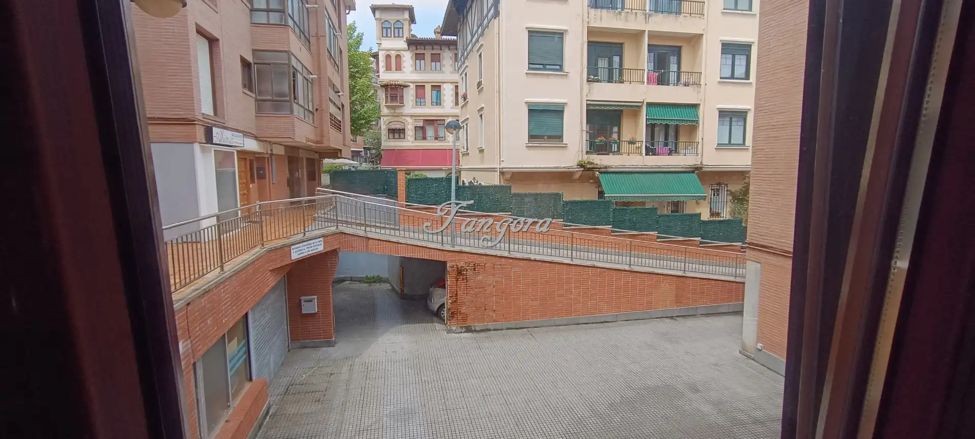 Parking de Piso en venta en Getxo  con Calefacción, Parquet y Horno