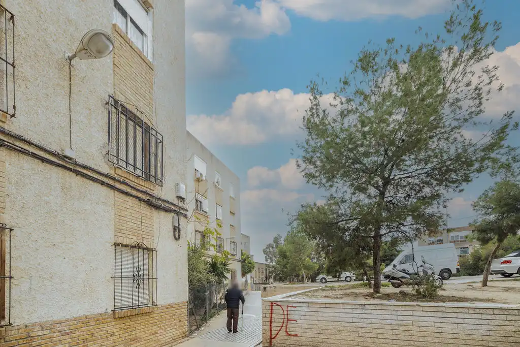 Piso en venta en C/ Poeta Villaespesa, Juan XXIII