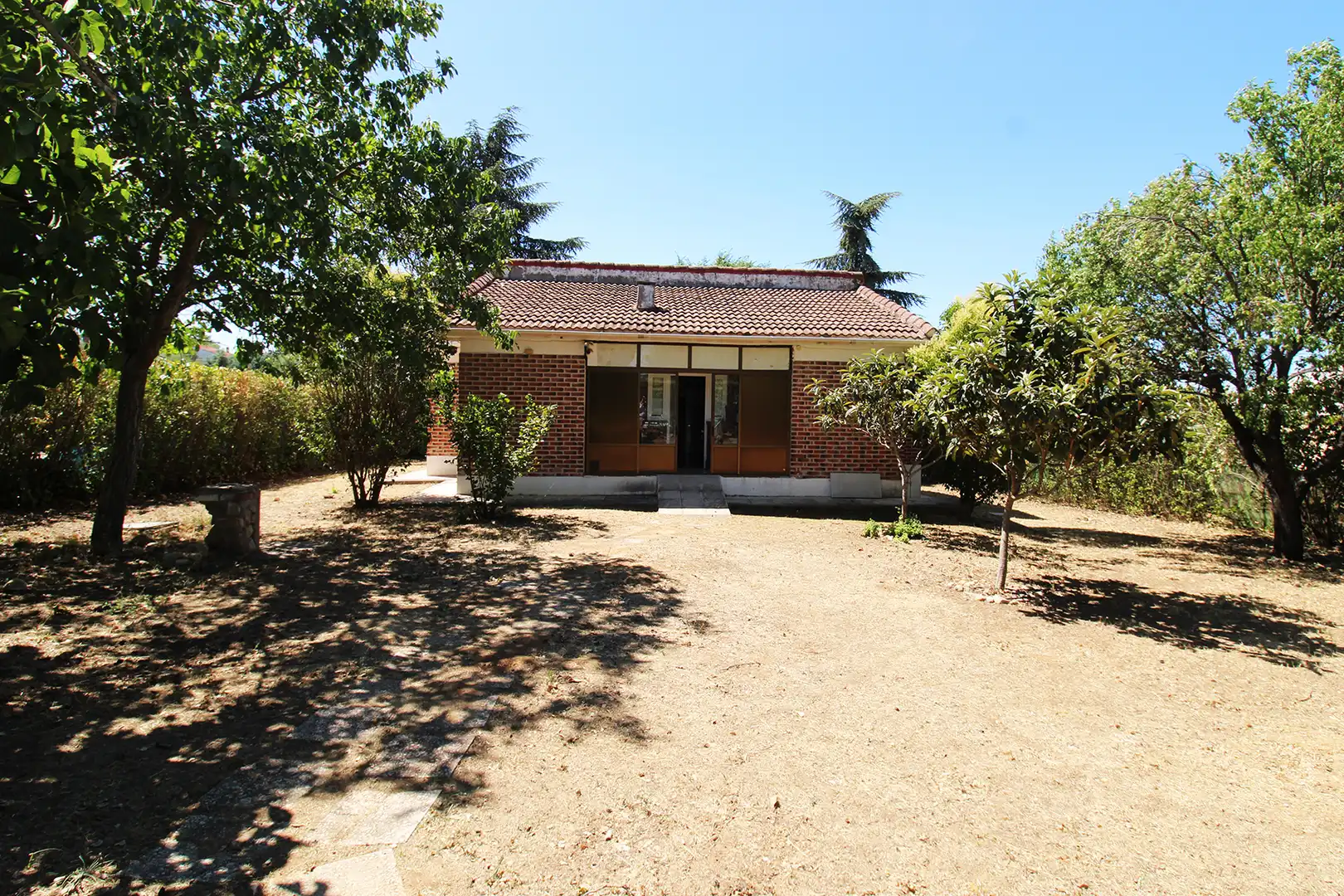 Vista exterior de Casa o xalet en venda en Uceda amb Calefacció, Jardí privat i Parquet
