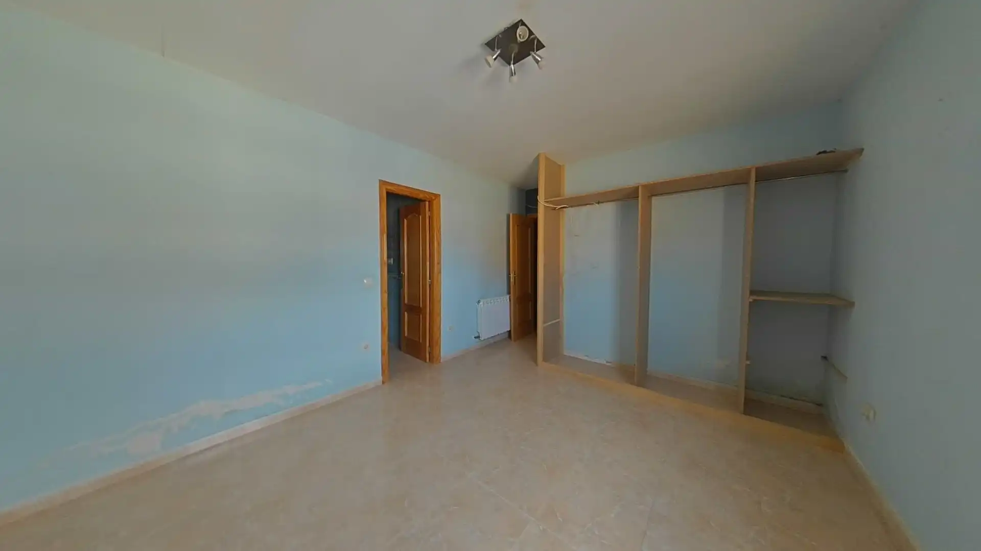 Dormitori de Apartament en venda en El Tiemblo  amb Calefacció i Balcó