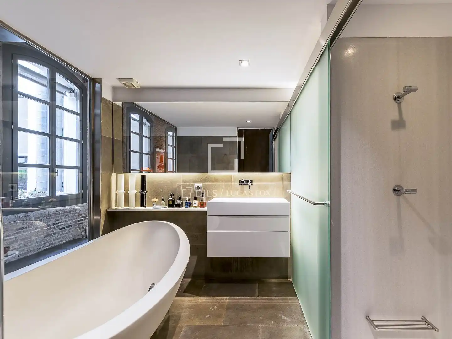 Baño de Piso en venta en Barcelona con Calefacción y Trastero
