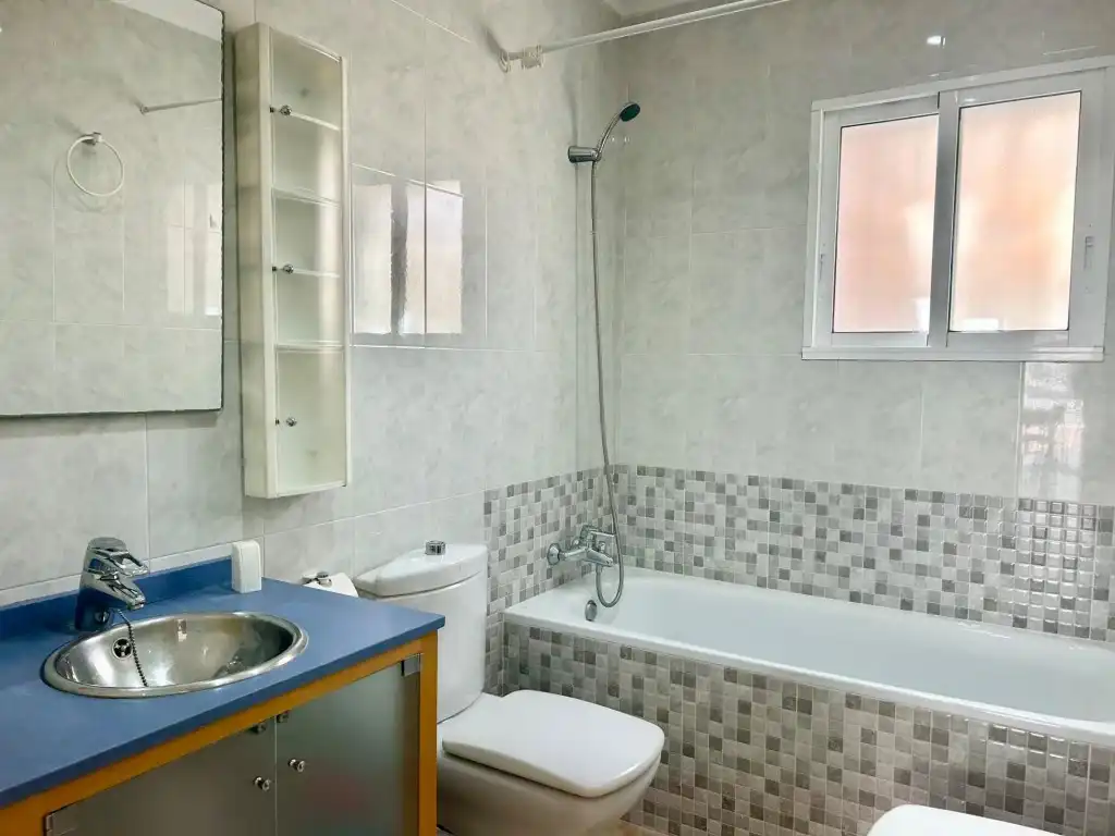 Baño de Casa o chalet en venta en Torrevieja con Aire acondicionado, Jardín privado y Piscina