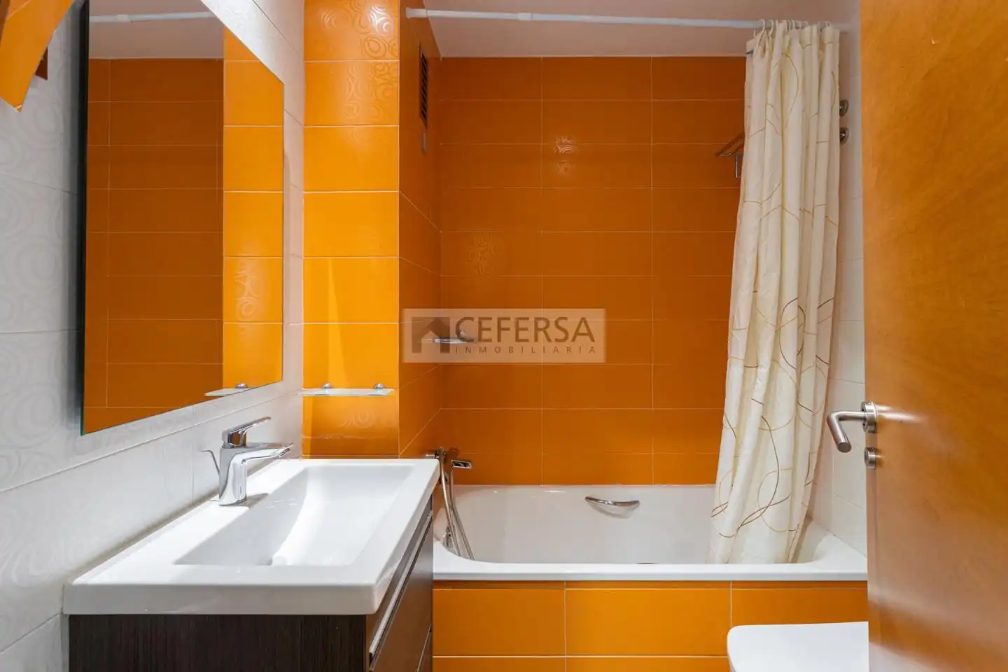 Badezimmer von Wohnung zum Verkauf in Barcelona mit Klimaanlage, Parkett und Terrasse