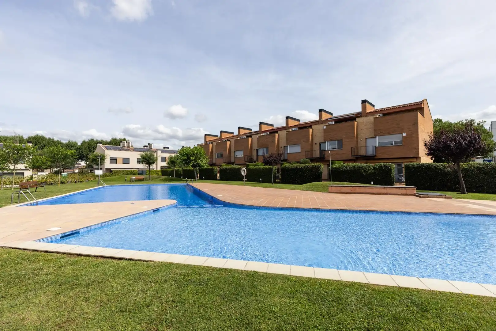 Piscina de Casa adosada en venda en Sant Fost de Campsentelles amb Calefacció, Jardí privat i Terrassa