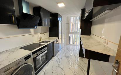 Kitchen of Flat for sale in  Zaragoza Capital  with Balcony