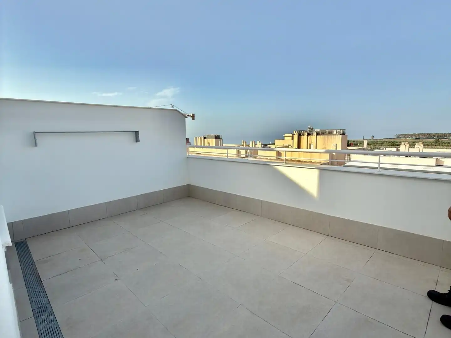 Dachboden zur Miete in Calle Calle Mar Cantábrico, Poniente - Faro