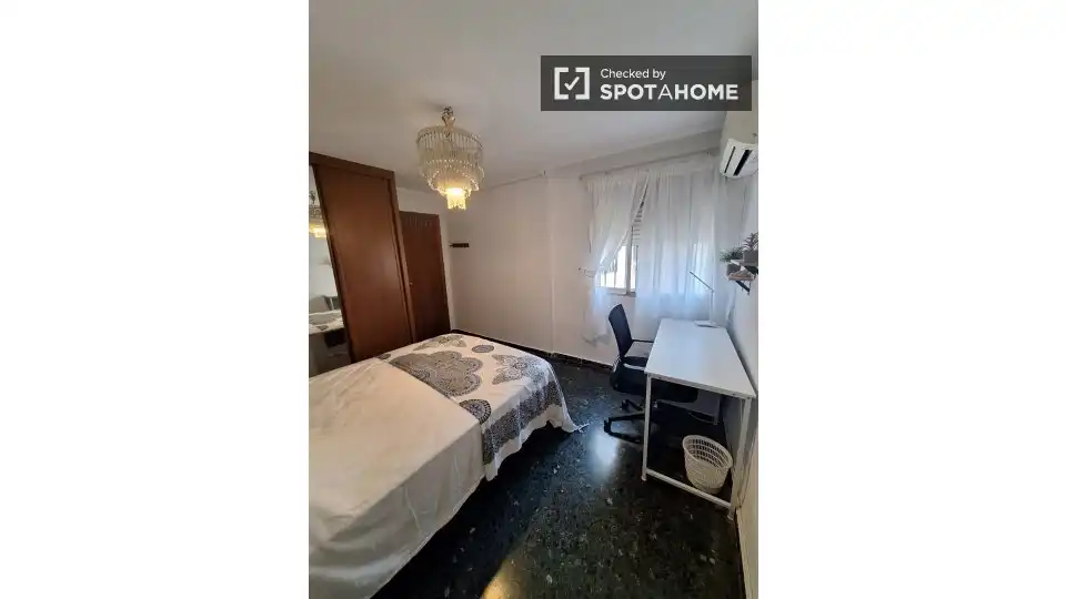 Bedroom of Flat for rent in Moncada  with Air Conditioner, Heating and Furnished