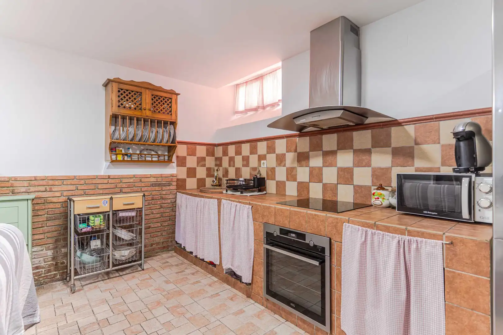 Cuina de Casa adosada en venda en Motril amb Aire condicionat, Forn i Rentadora