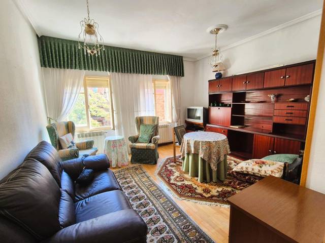 Piso en Venta en Calle JUAN AGAPITO Y REVILLA en Caño Argales