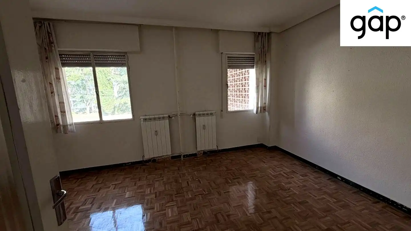 Schlafzimmer von Wohnung zum Verkauf in Cuenca mit Heizung, Terrasse und Balkon