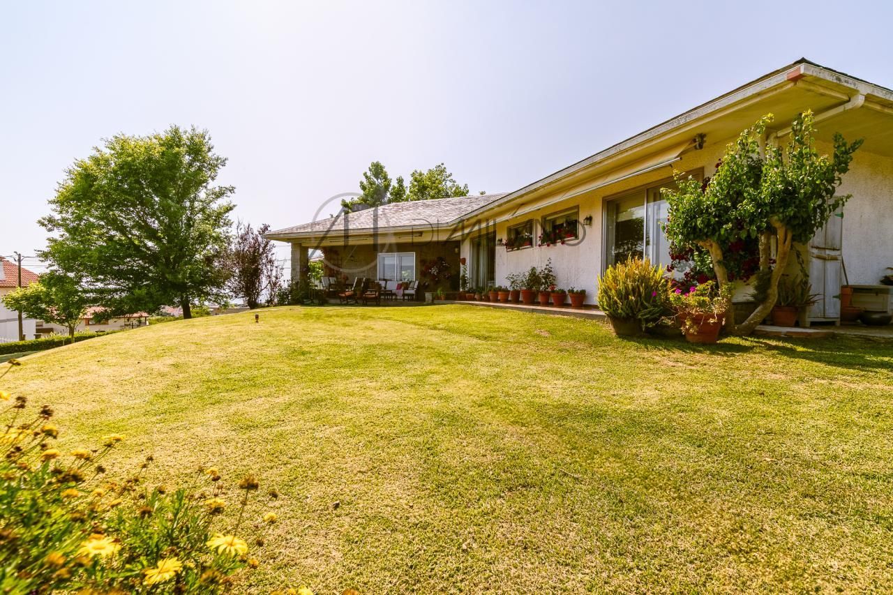 Vista exterior de Casa o xalet en venda en A Guarda   amb Calefacció, Jardí privat i Parquet