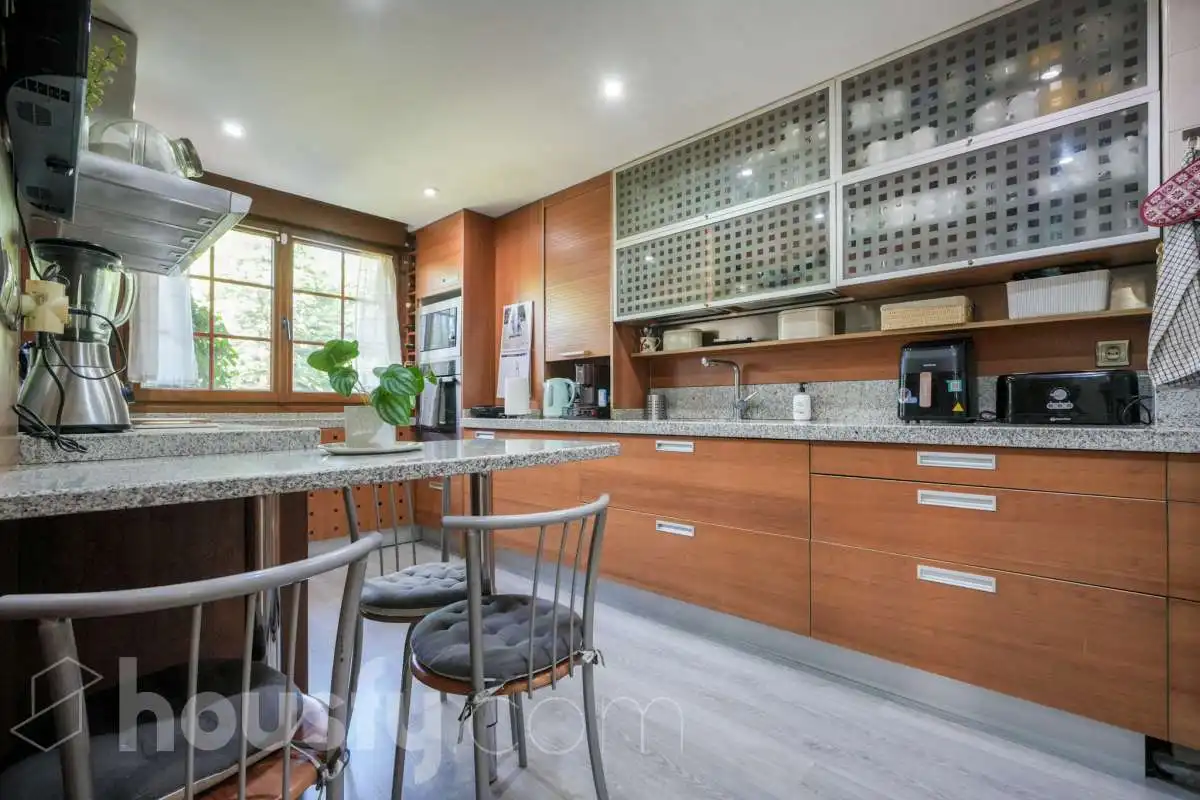 Cocina de Casa adosada en venta en Madrid con Aire acondicionado, Calefacción y Jardín privado