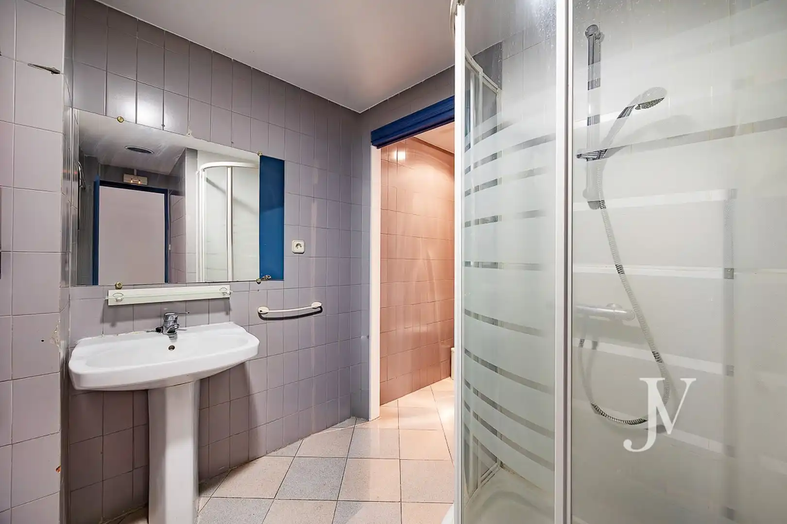 Bathroom of Office for sale in Madrid  with Air Conditioner, Heating and Internet