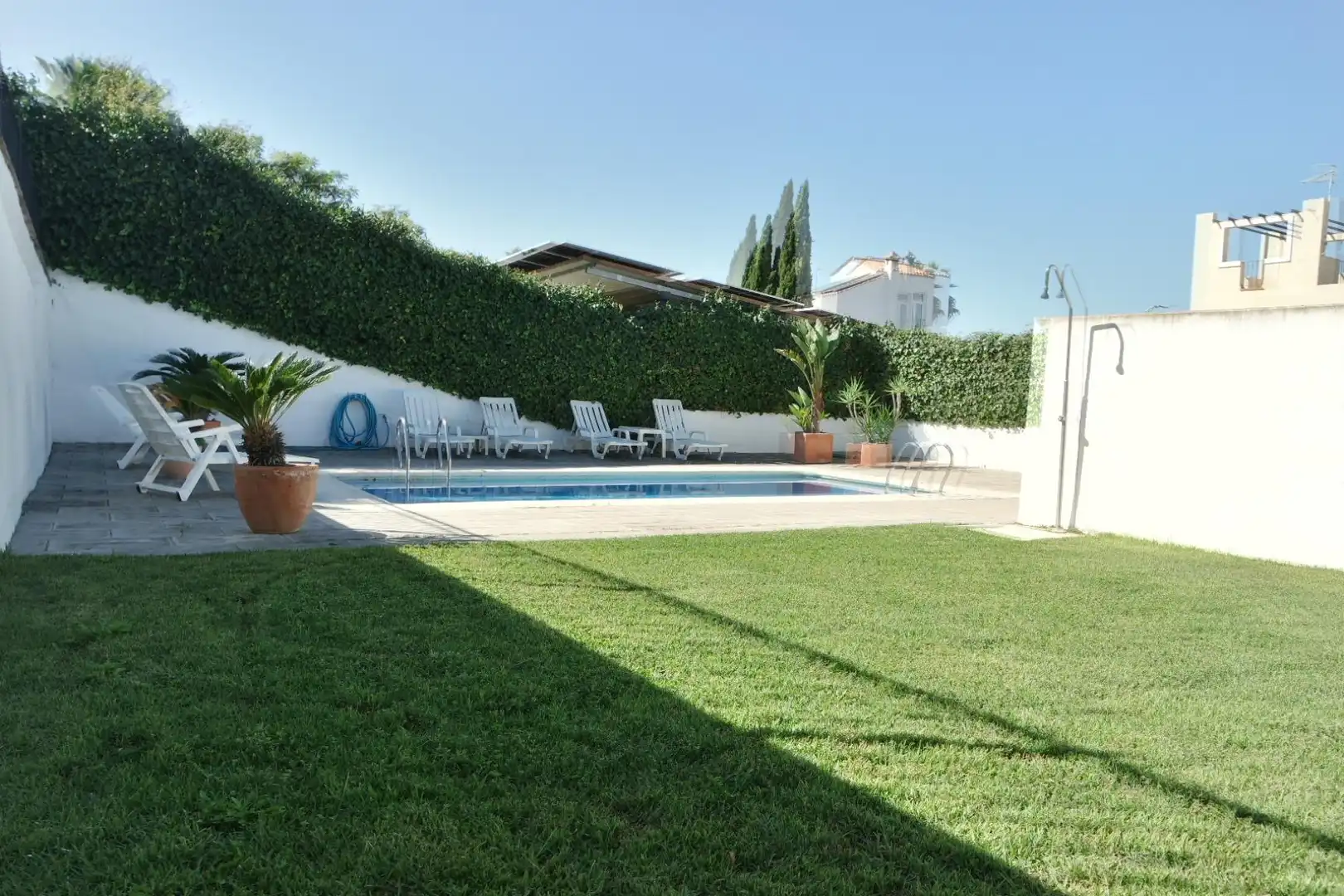 Schwimmbecken von Haus zum Verkauf in Sanlúcar de Barrameda mit Klimaanlage, Heizung und Privatgarten