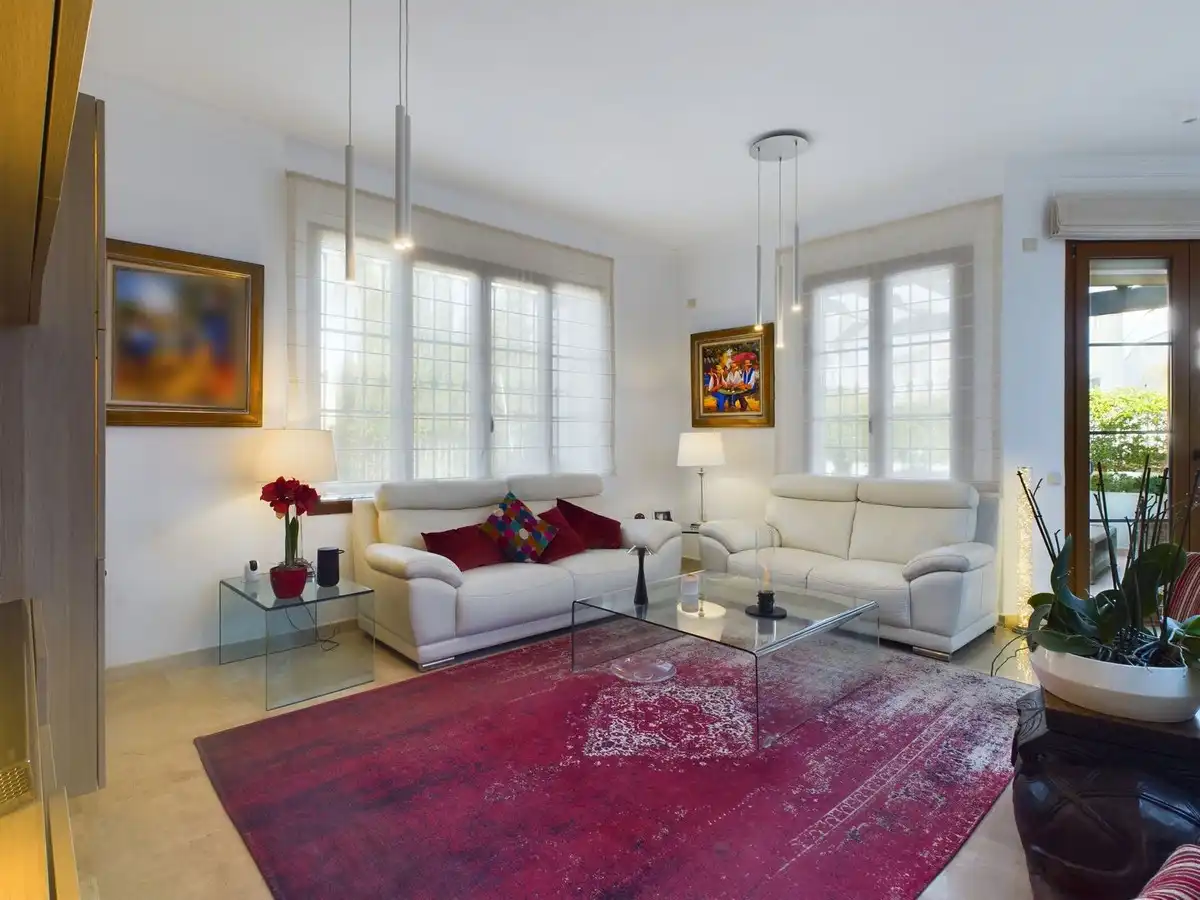 Villa mit Terrasse zum Verkauf in Calle Parque Central 5, imagen 2