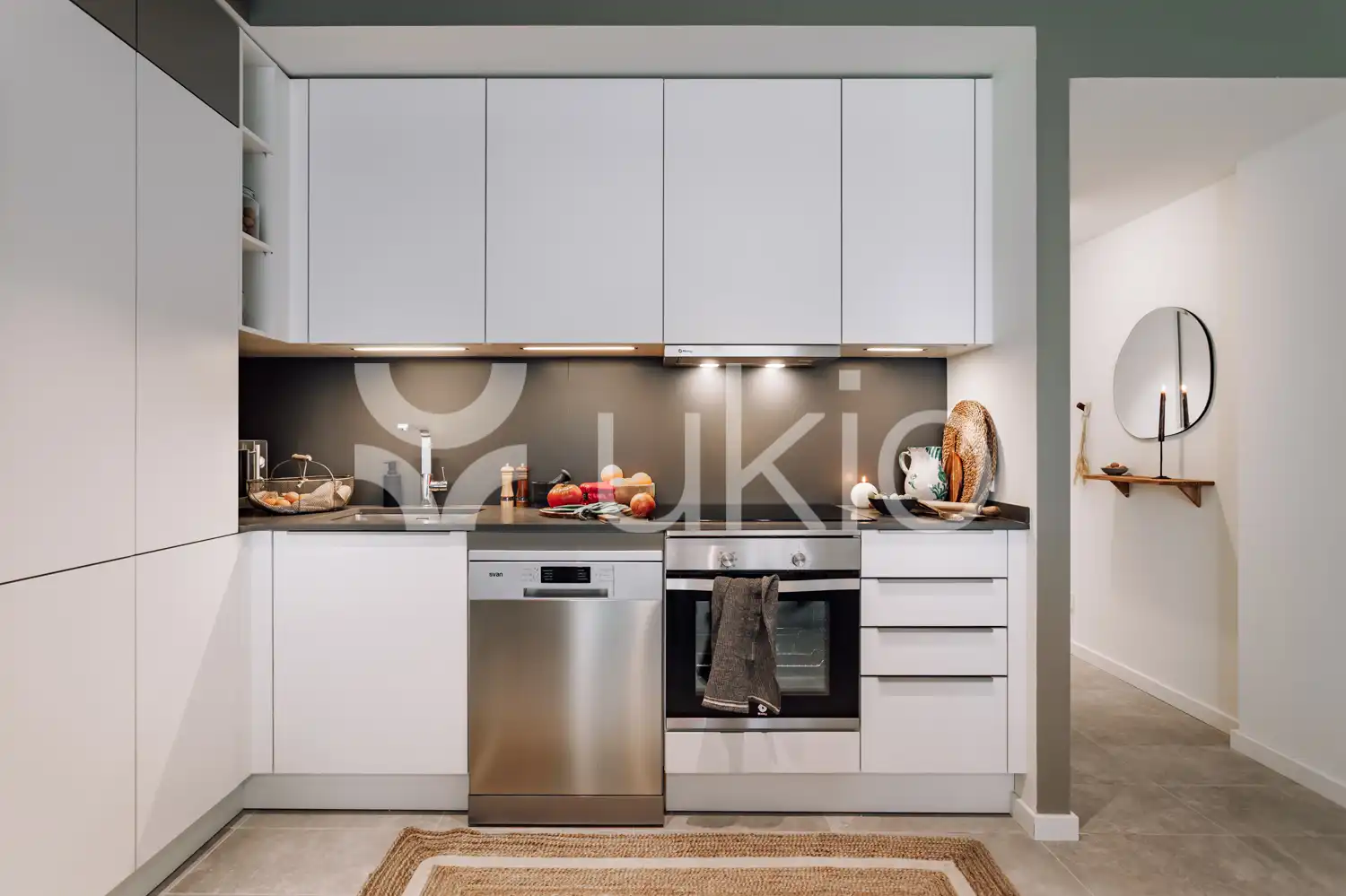 Cuina de Apartament de lloguer en Barcelona amb Aire condicionat, Calefacció i Moblat