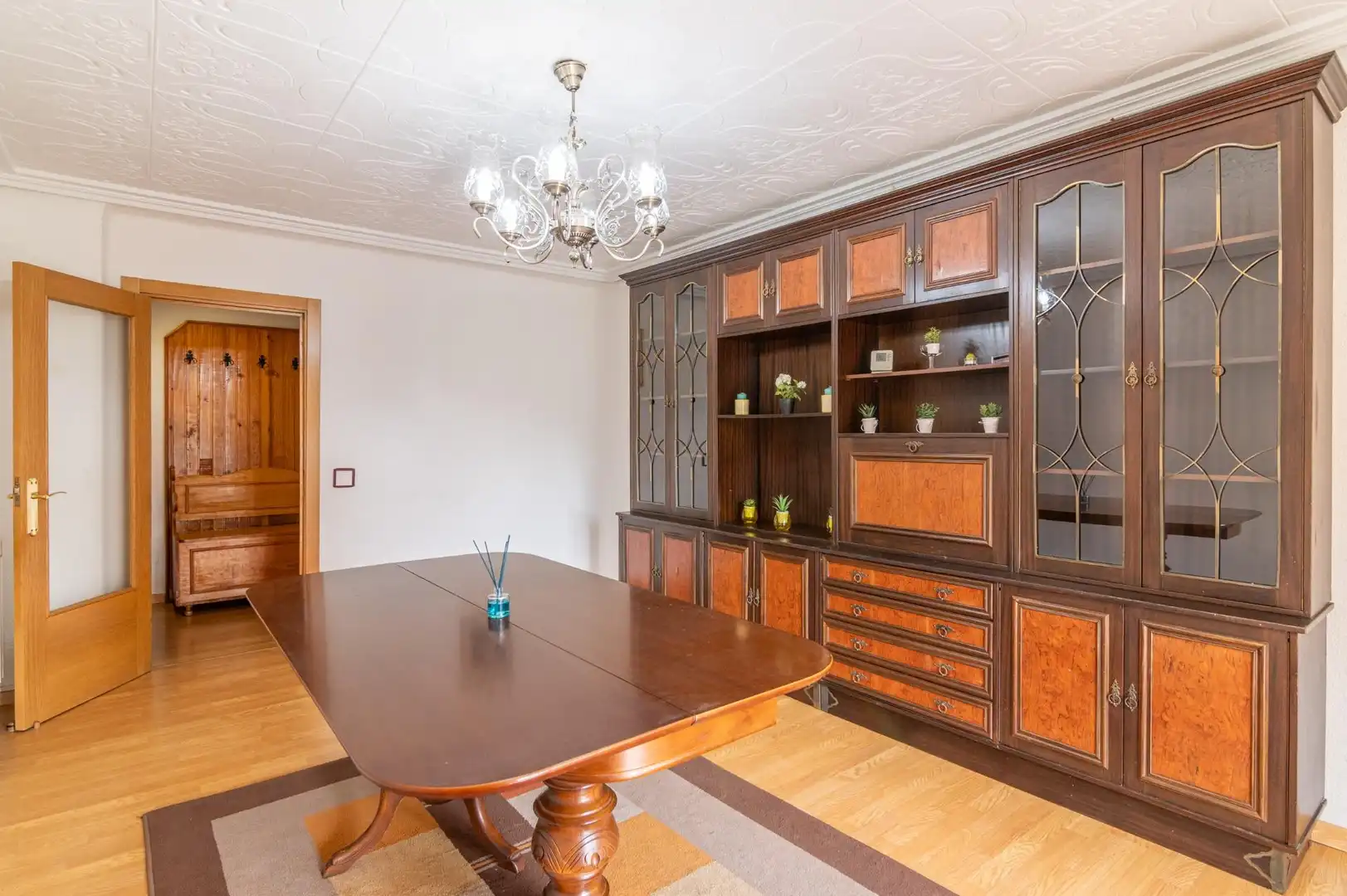 Comedor de Piso en venta en  Pamplona / Iruña con Calefacción, Parquet y Balcón