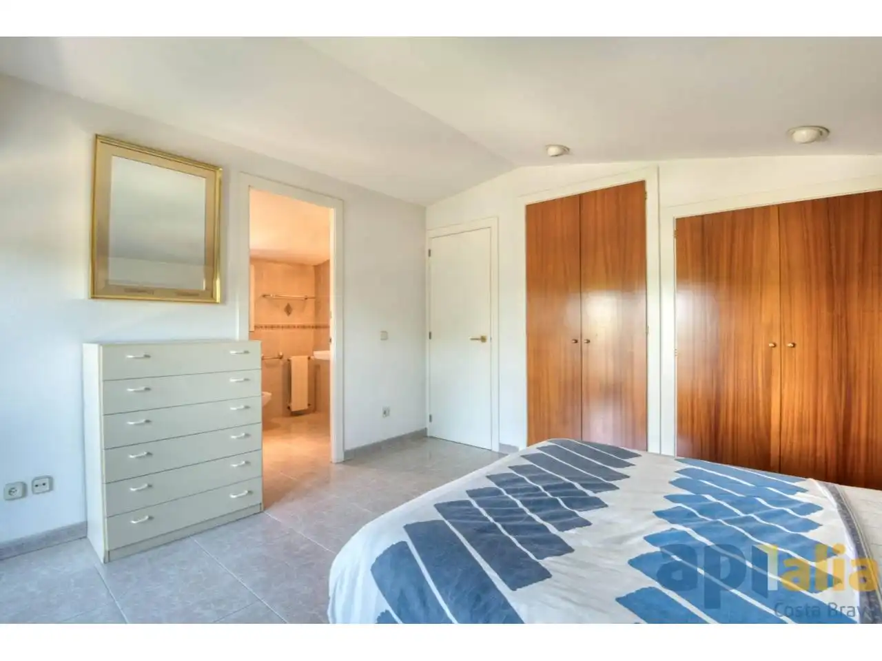 House with pool for sale in Avenida del Canigó, imagen 15