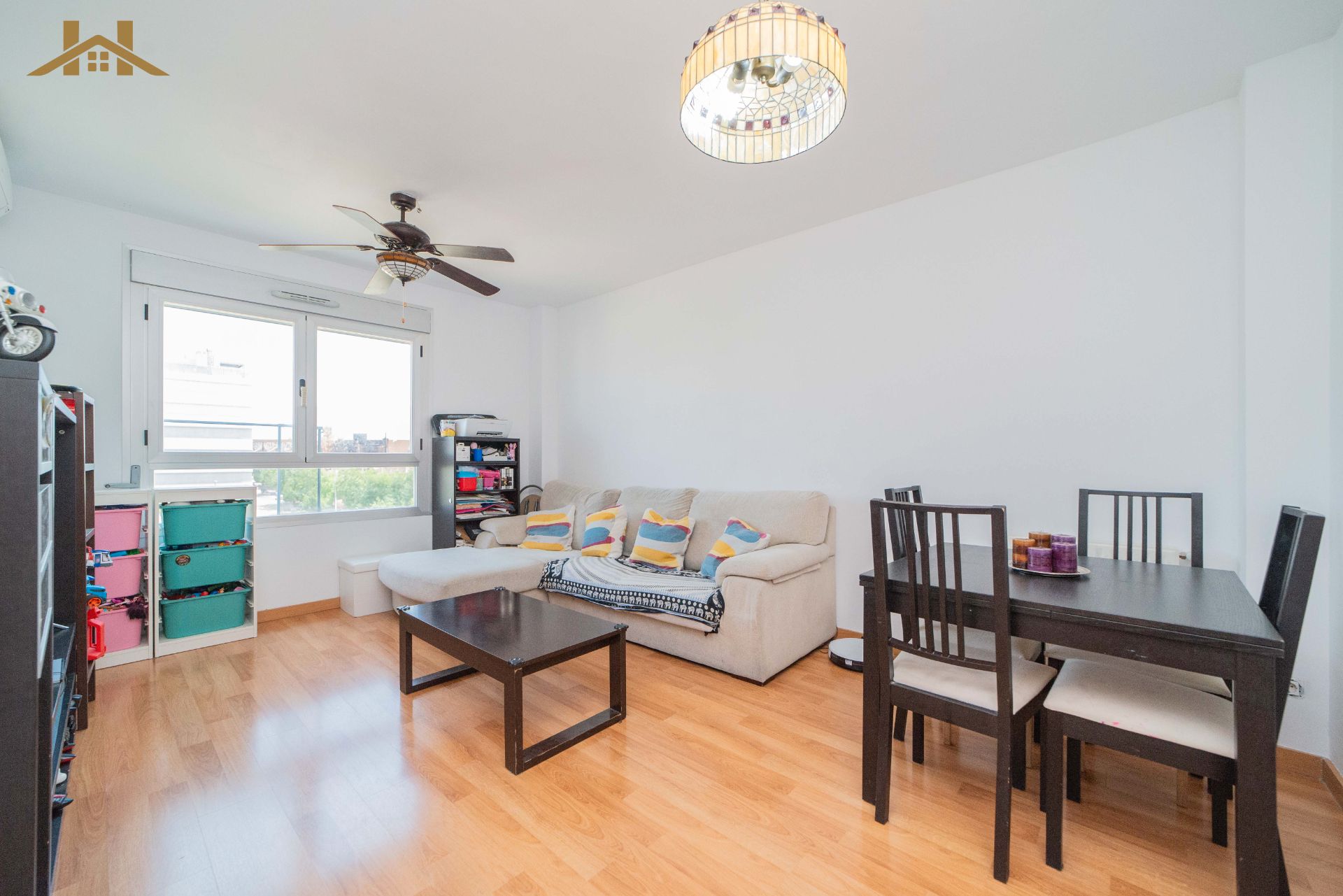 Living room of Flat for sale in Móstoles  with Air Conditioner, Heating and Storage room