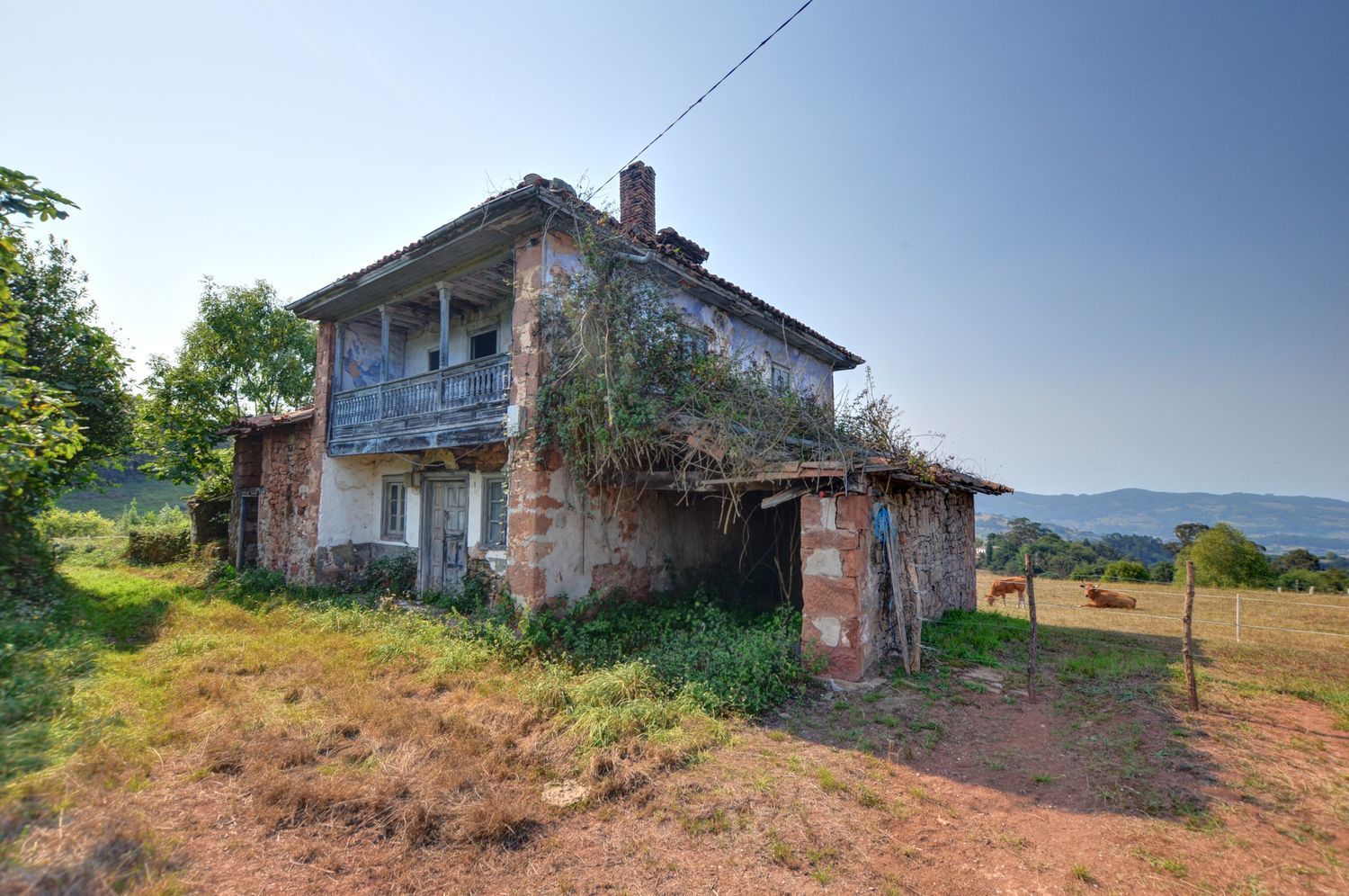 Vista exterior de Casa o xalet en venda en Villaviciosa amb Piscina