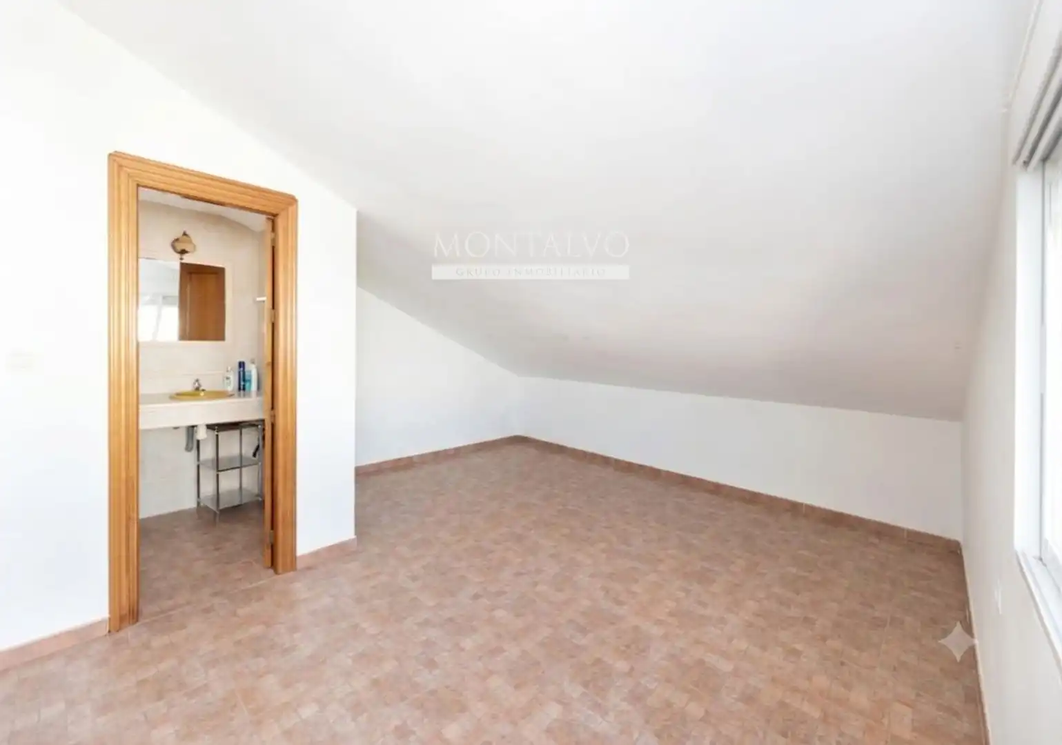 Habitación de Casa adosada en venta en Pinos Puente con Terraza y Trastero