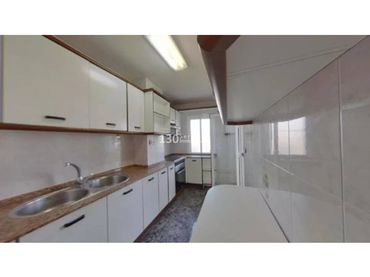 Piso con ascensor en venta en Calle Barcelona