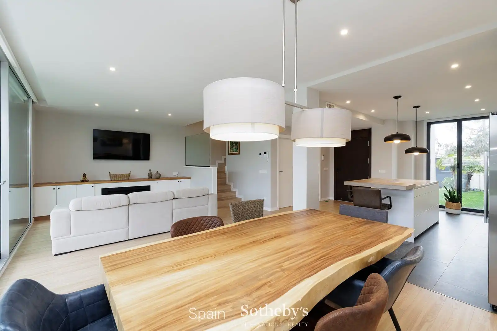 Comedor de Casa adosada en venta en Pontevedra Capital  con Aire acondicionado, Jardín privado y Terraza