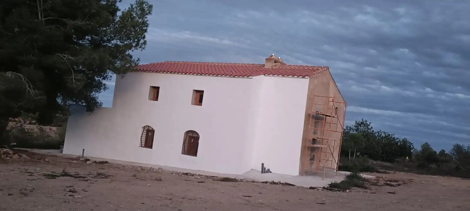 Vista exterior de Finca rústica en venda en El Montmell amb Jardí privat