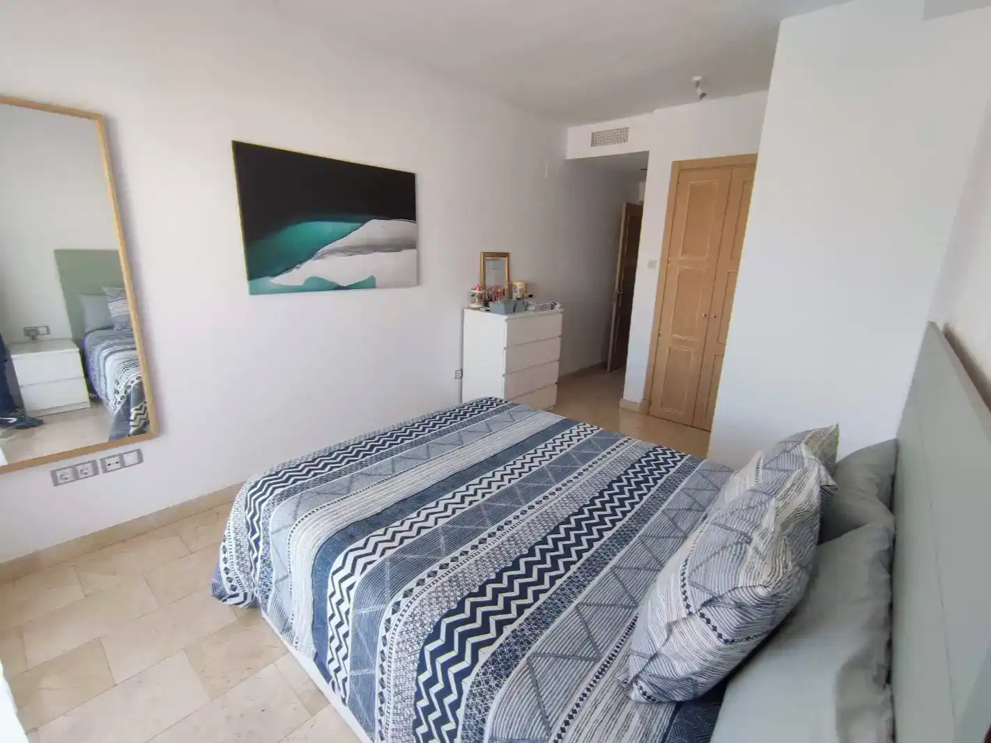 Schlafzimmer von Wohnung zur Miete in Los Barrios mit Schwimmbad und Balkon