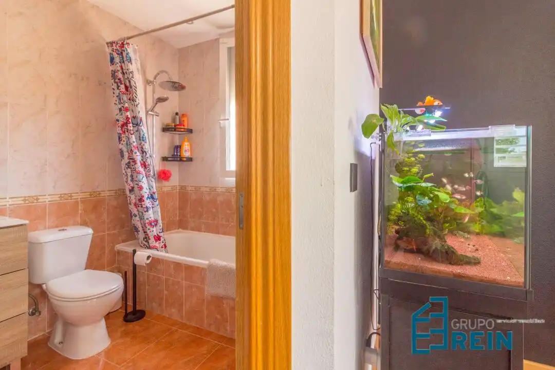 Badezimmer von Wohnung zum Verkauf in Cobeja