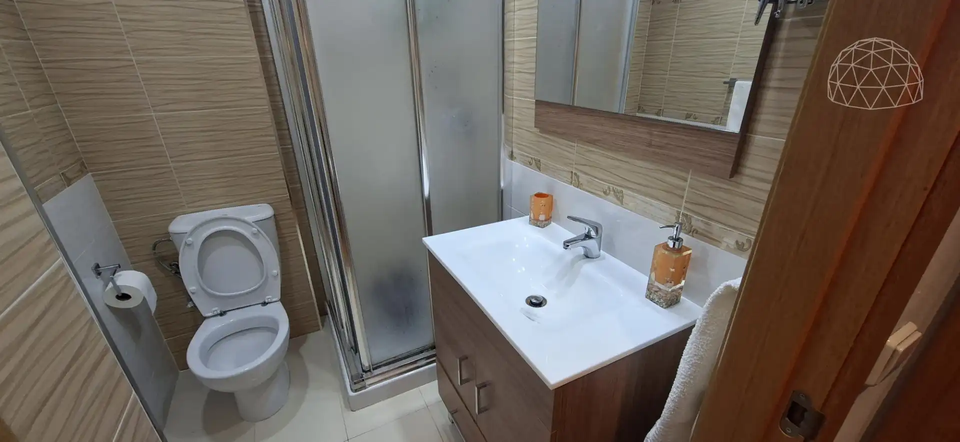 Bathroom of Flat for sale in Sevilla  with Air Conditioner, Storage room and Furnished