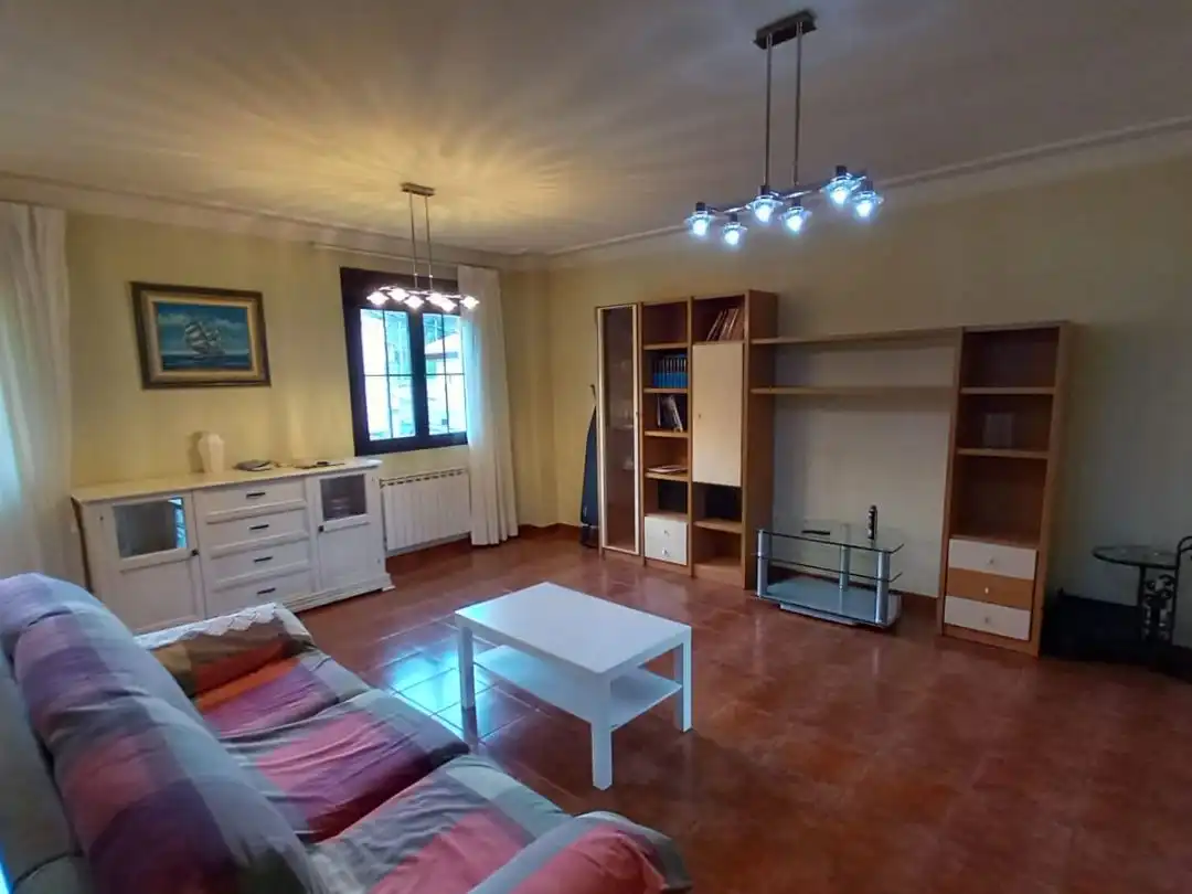 Sala d'estar de Dúplex en venda en Piélagos amb Terrassa i Balcó
