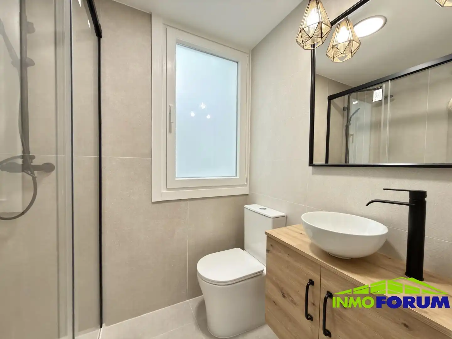 Baño de Piso en venta en A Coruña Capital  con Calefacción y Trastero