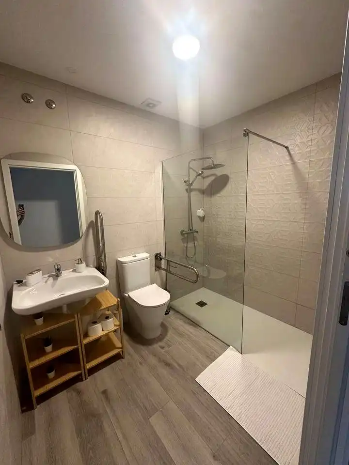 Bathroom of Ground floor for rent in Candelaria  with Air Conditioner and Furnished