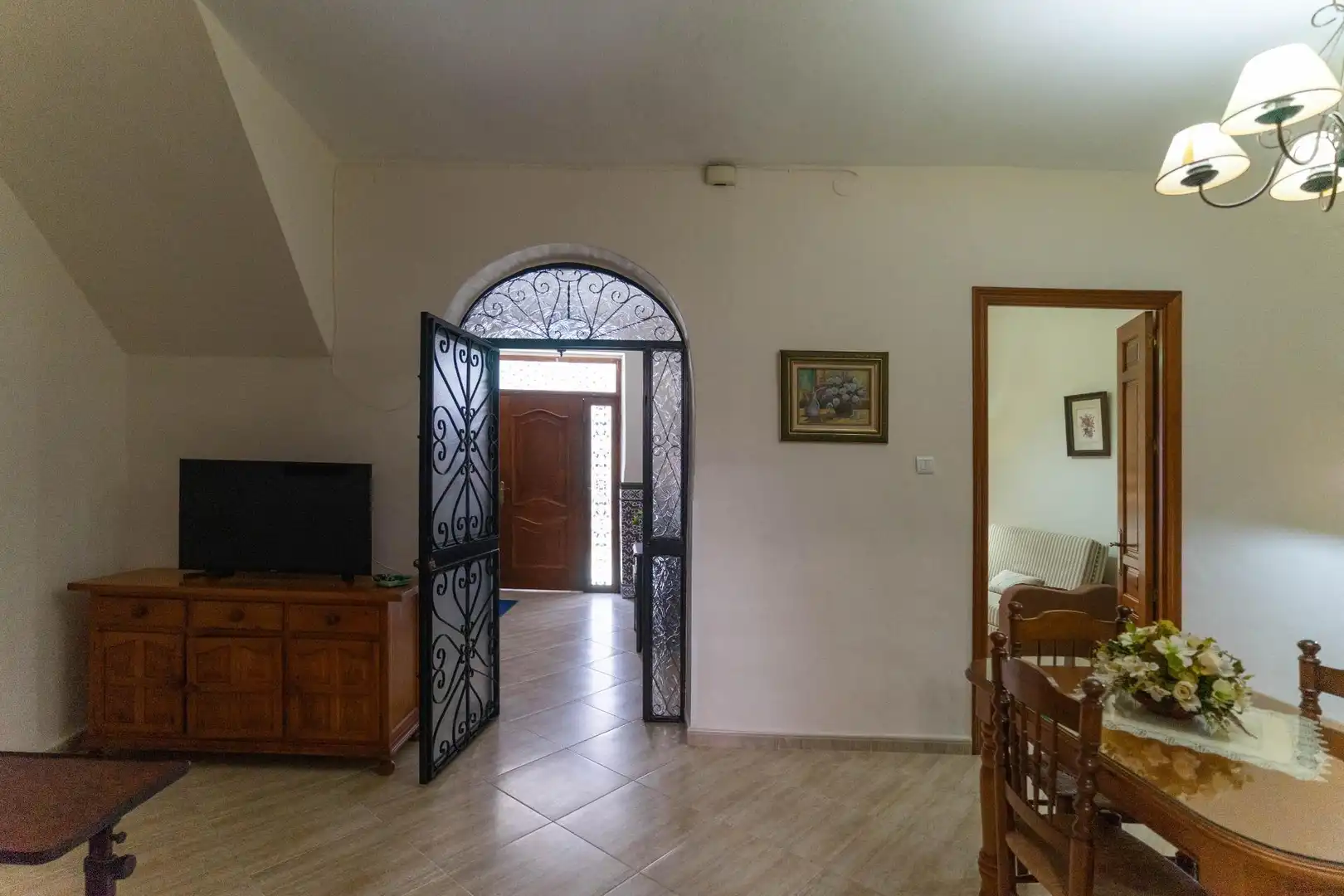Erdgeschoss zur Miete in Alhaurín El Grande mit Terrasse, Abstellraum und Möbliert