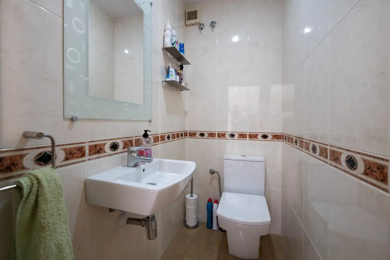 Badezimmer von Dachboden zum Verkauf in Sant Boi de Llobregat