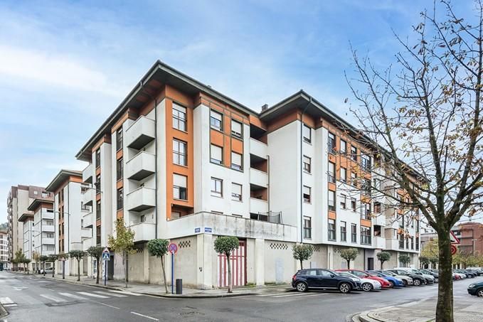 Exterior view of Premises for sale in Erandio  with Air Conditioner and Heating