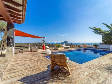 Villa con piscina in vendita a La Empedrola