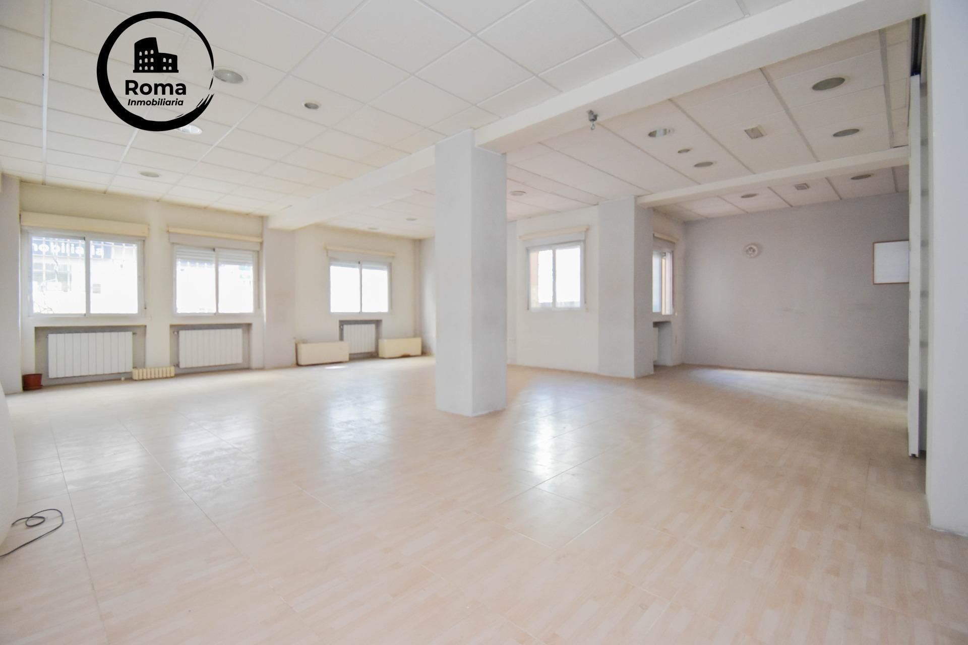 Flat for sale in  Granada Capital  with Terrace and Balcony