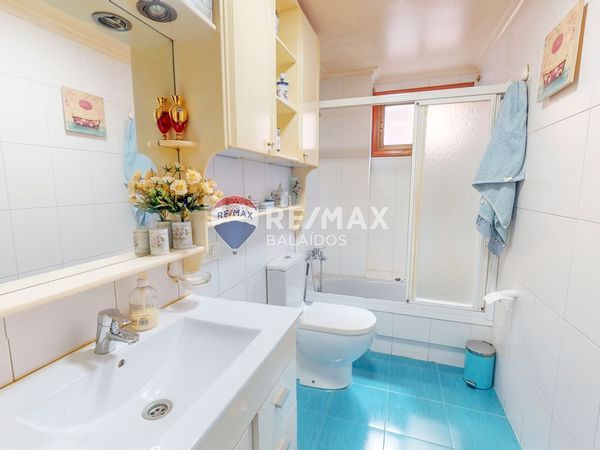 Baño de Piso en venta en Vigo  con Parquet, Terraza y Trastero