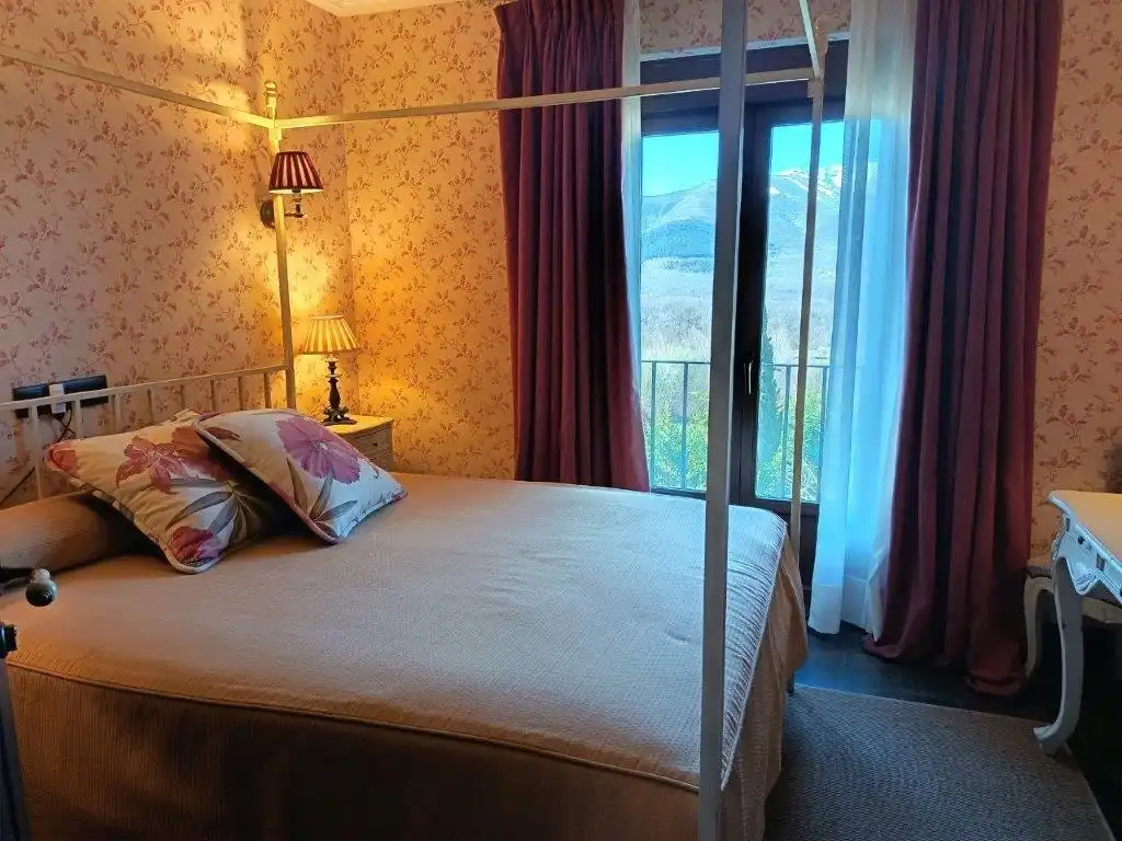 Bedroom of Buildings for sale in Navalonguilla
