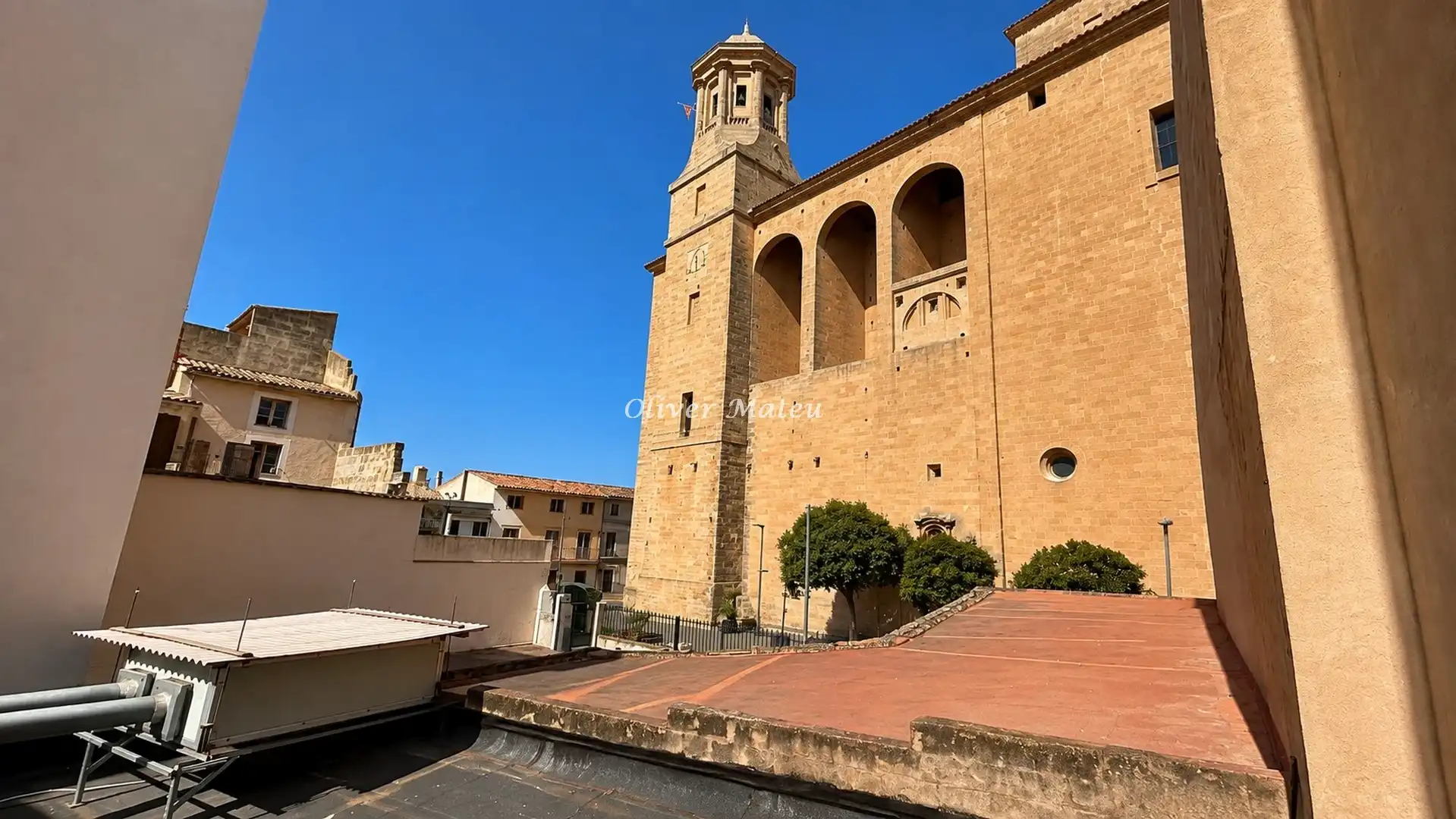 Vista exterior de Edificio en venta en Llucmajor con Alarma