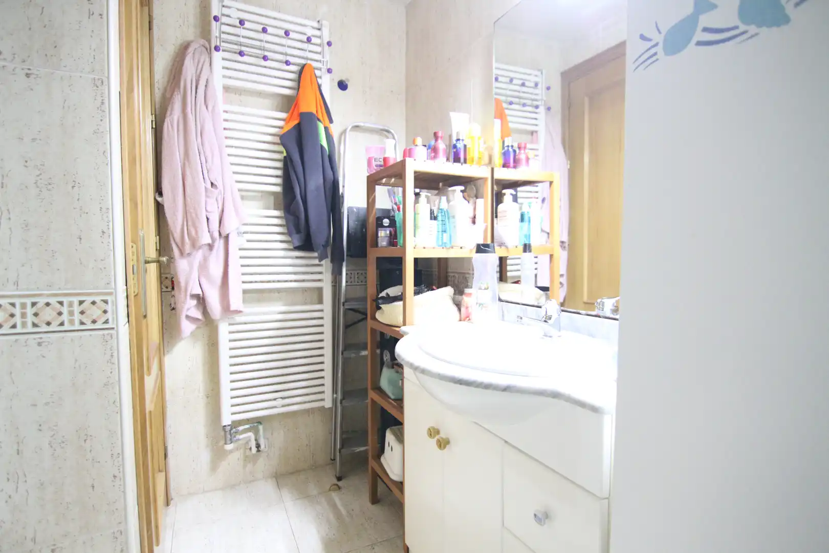 Badezimmer von Wohnung zum Verkauf in Olesa de Montserrat mit Klimaanlage, Heizung und Ofen