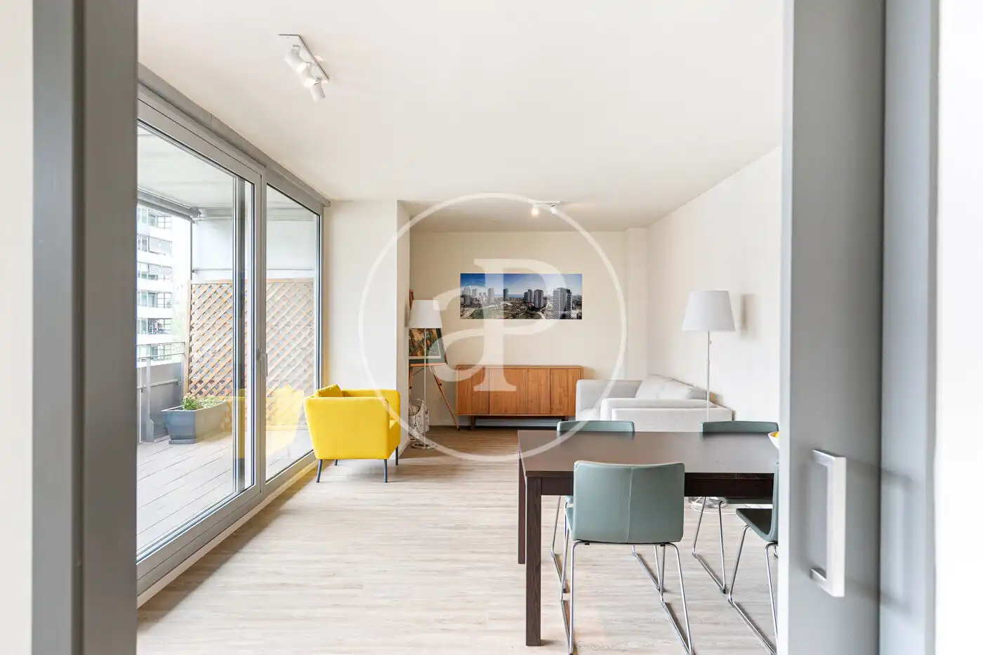 Außenansicht von Wohnung zum Verkauf in Barcelona mit Klimaanlage, Heizung und Terrasse