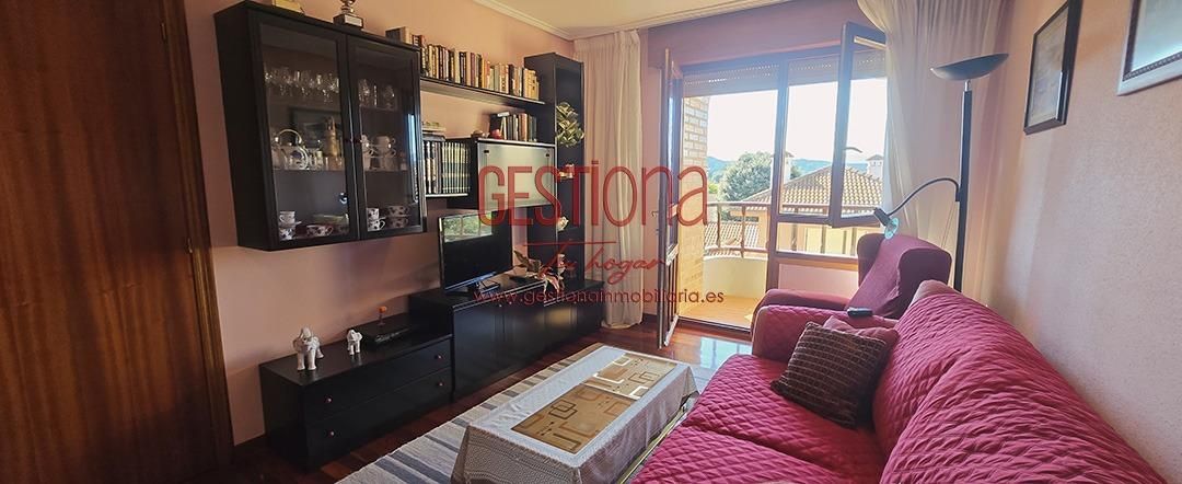 Sala d'estar de Apartament en venda en Noja amb Terrassa i Balcó