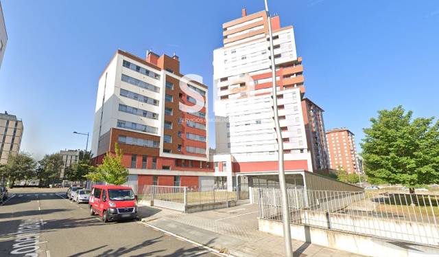 Garaje en Venta en 8 de Marzo en Salburua - Arantzabela