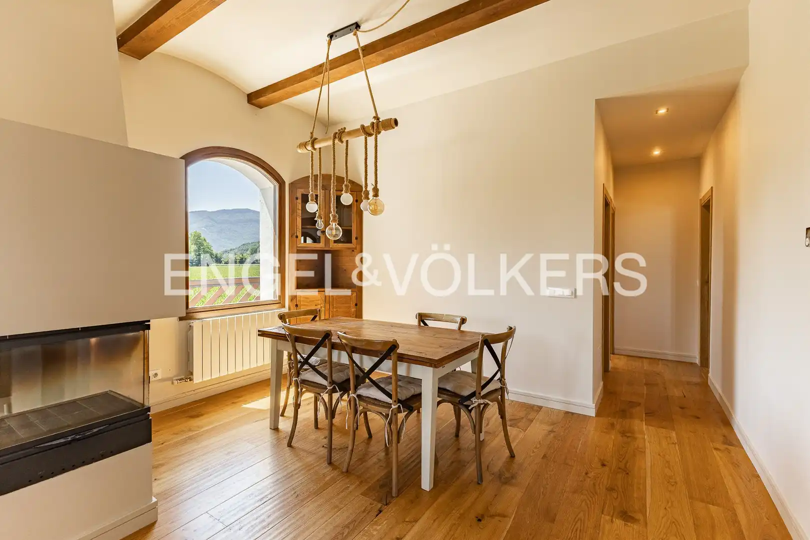 Esszimmer von Haus oder Chalet zum Verkauf in La Vall d'en Bas mit Heizung und Privatgarten